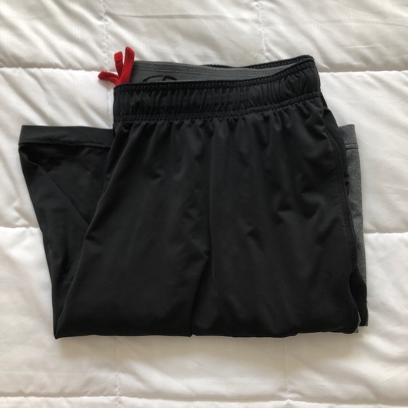 Champion workout shorts - Picture 2 of 2